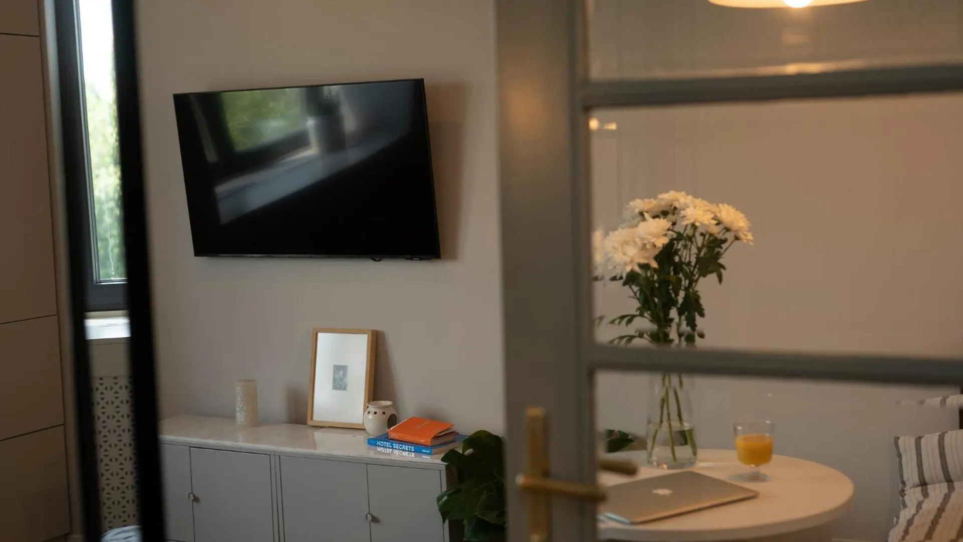 Aventurine Cismigiu Park Apartment Bucharest Romania