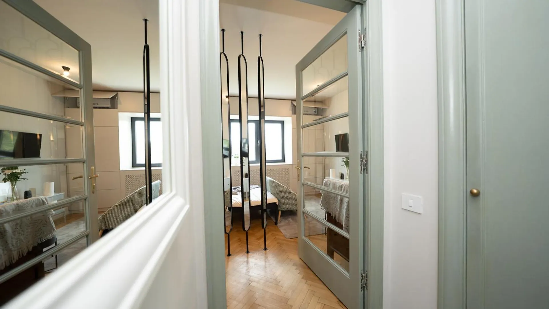 Aventurine Cismigiu Park Apartment Bucharest