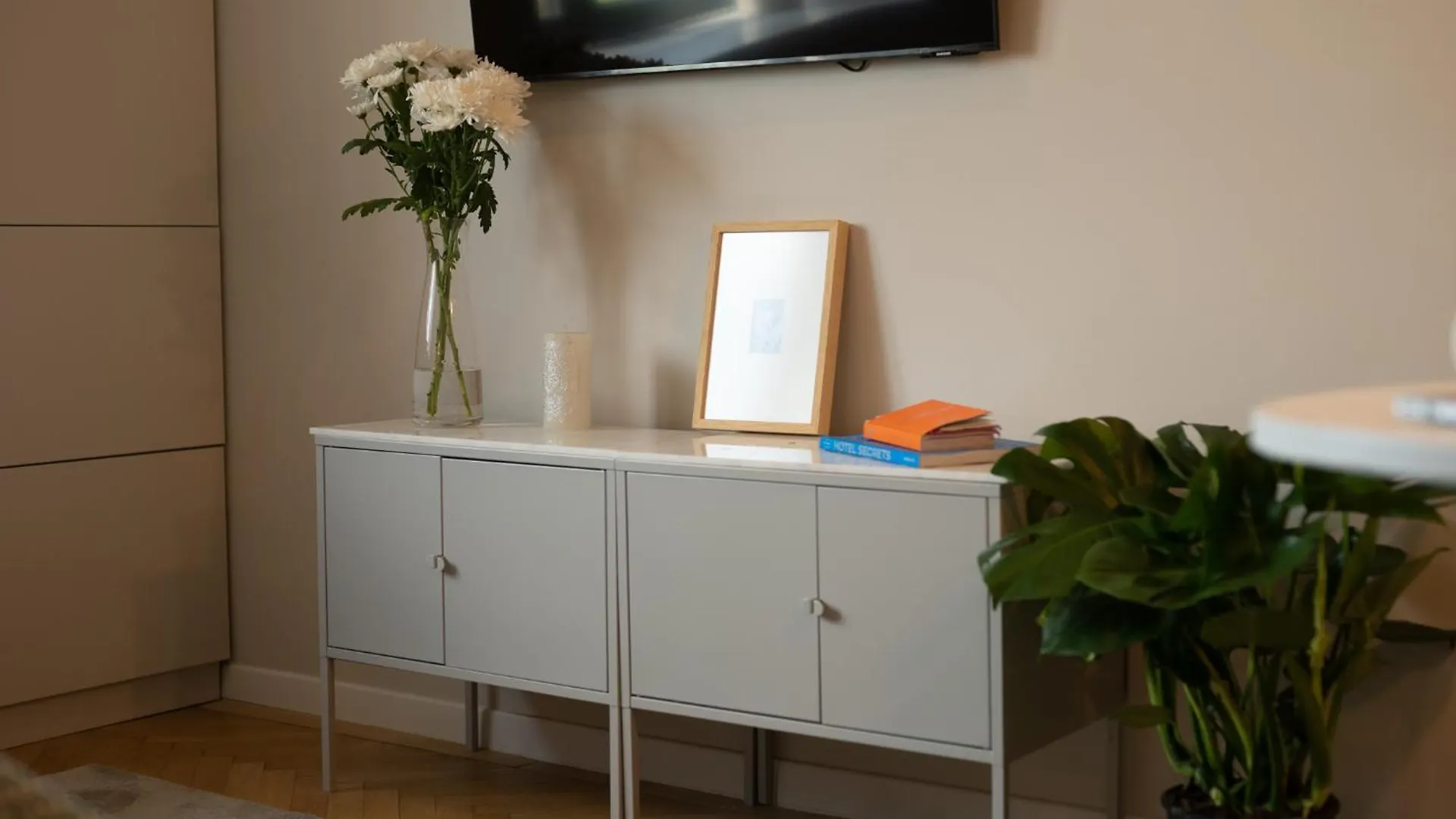Aventurine Cismigiu Park Apartment Bucharest